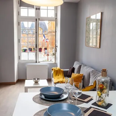 Charleville-mezieres: Belle Vue Place Ducale