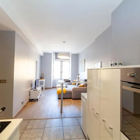 Charleville-mezieres: Belle Vue Place Ducale Apartament