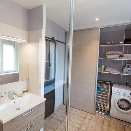 Apartment Charleville-mezieres: Belle Vue Place Ducale Charleville-Mezieres