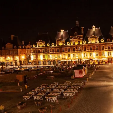 Charleville-mezieres: Belle Vue Place Ducale *