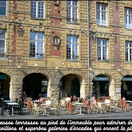 Charleville-mezieres: Belle Vue Place Ducale * Charleville-Mézières