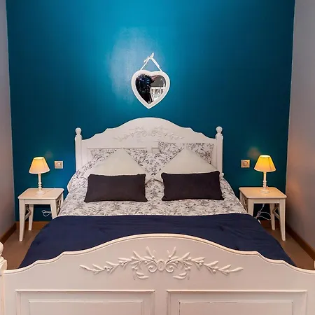 Charleville-mezieres: Belle Vue Place Ducale Apartman