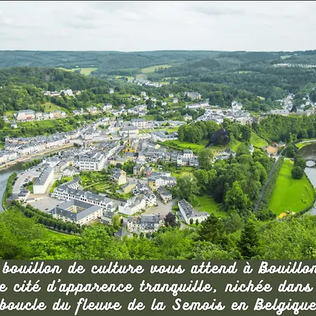 Apartament Charleville-mezieres: Belle Vue Place Ducale Charleville-Mézières